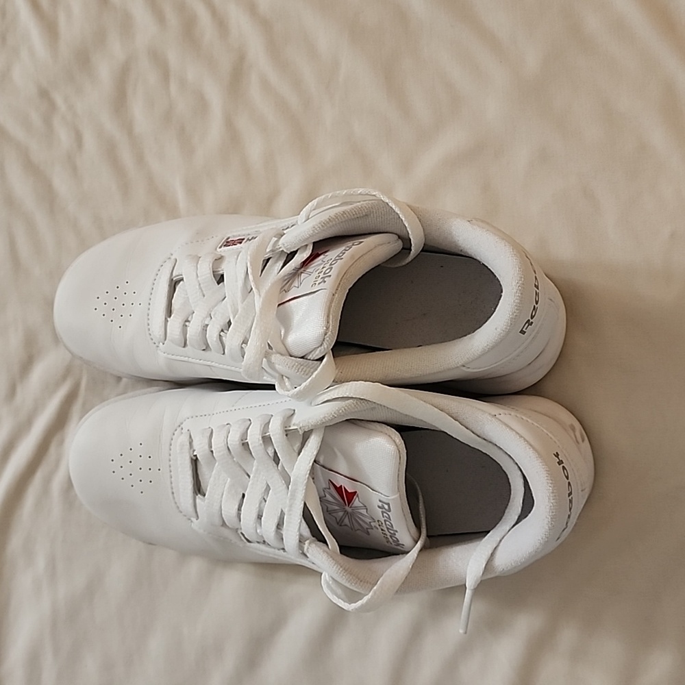 Reebok tennis shoes, size 7.5
